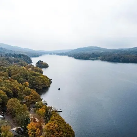 캠프장 Hill Of Oaks 5*