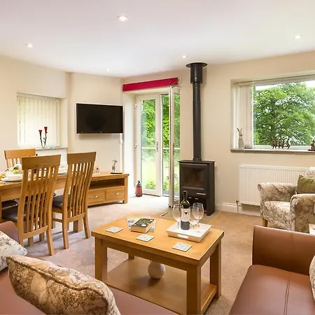 캠프장 Hill Of Oaks 5*