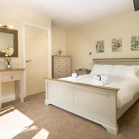 캠프장 Hill Of Oaks 5*