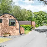 Hill Of Oaks Camping 5*