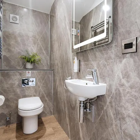 Hill Of Oaks 5* Windermere